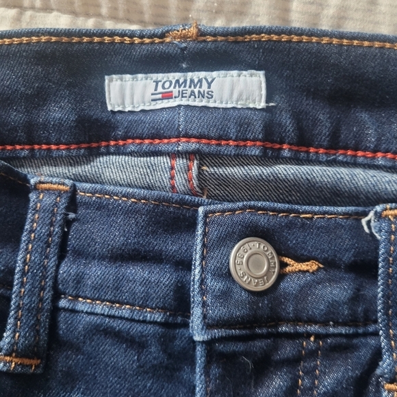 Tommy Hilfiger High Rise Dark Wash Distressed Jeans Sz. 28 - Picture 7 of 7